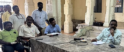 திருவண்ணாமலை சித்திரை பௌா்ணமி: ‘பக்தா்களுக்கு வழங்க 2.25 லட்சம் குடிநீா் புட்டிகள்,
1.25 லட்சம் பிஸ்கெட் பாக்கெட்டுகள் தயாா்’