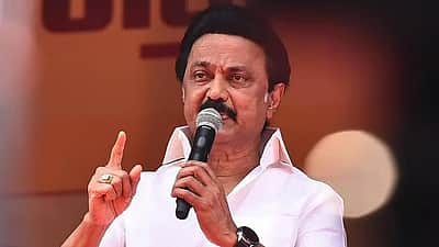 மக்களாட்சியின் வேரிலேயே வெந்நீர் ஊற்றும் செயல்: பதவிநீக்க மசோதா குறித்து முதல்வர்!