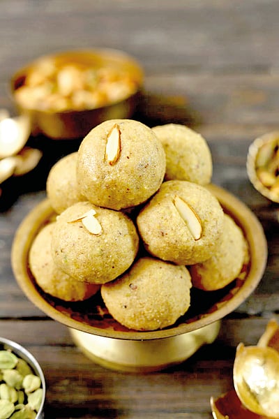 கோதுமை மாவு லட்டு