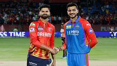 பாதியில் நிறுத்தப்பட்ட பஞ்சாப் - தில்லி போட்டி மீண்டும் தொடங்குமா?