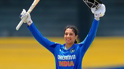 ஸ்மிருதி மந்தனா சதம்: இலங்கைக்கு 343 ரன்கள் இலக்கு!