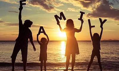 தாய் மரத்தைத் தாங்கும் விழுதுகள்!
