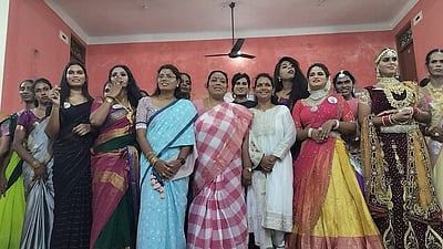 விழுப்புரத்தில் மிஸ் கூவாகம் போட்டி: திருநங்கைகள் பங்கேற்பு!