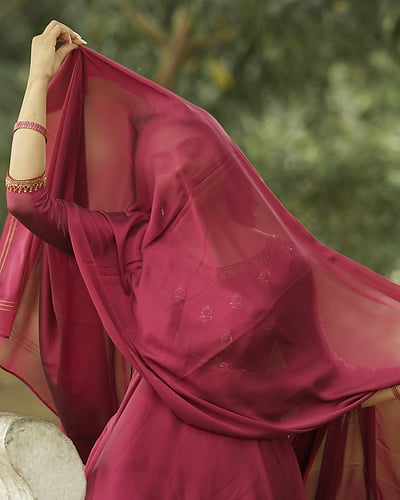 நிலவே முகம் காட்டு... டெல்னா டேவிஸ்!