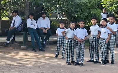 இயல்புநிலைக்குத் திரும்பும் காஷ்மீர்: செய்திகள் நேரலை