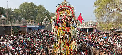 கூவாகம் கூத்தாண்டவர் கோயில் சித்திரைத் தேரோட்டம்!