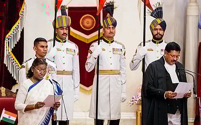 உச்சநீதிமன்றத் தலைமை நீதிபதியாக பி.ஆா்.கவாய் பதவியேற்பு: இரண்டாவது பட்டியலினத்தவா்