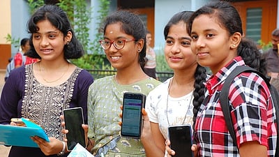 10, 11 ஆம் வகுப்பு தேர்வு முடிவுகள்: இன்று வெளியாகிறது!