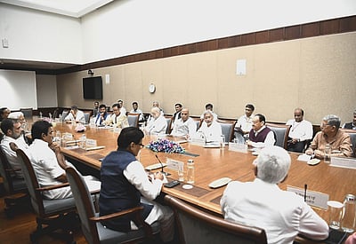 ஆபரேஷன் சிந்தூர்: ஆளுங்கட்சி, எதிர்க்கட்சி எம்.பி.க்கள் அடங்கிய குழு விரைவில் வெளிநாடுகளுக்கு பயணம் - மத்திய அரசு