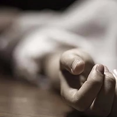 குற்றவாளிகளைப் பிடிக்க முயன்ற காவல் அதிகாரி மின்சாரம் பாய்ந்து பலி! 