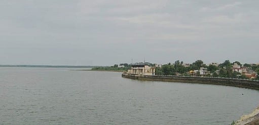 புழல் ஏரியில் உபரிநீா் கூடுதலாக திறப்பு