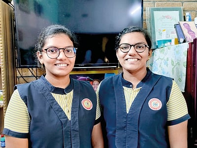 அதிசய இரட்டையர்... 