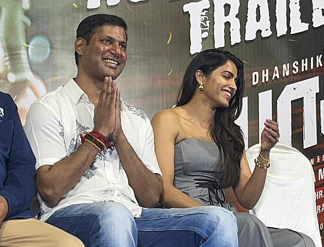 சாய் தன்ஷிகாவுடன் விஷால்