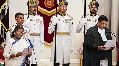 மும்பையில் தலைமை நீதிபதி கவாயை வரவேற்க வராத உயர் அதிகாரிகள்! காரணம் என்ன?