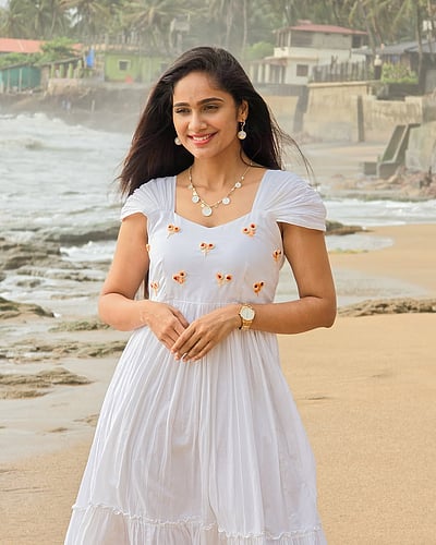 கடலும் கன்னியும்... தேஜஸ்வினி! 