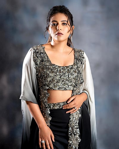 கருப்பு வெள்ளை பூக்கள் உண்டா.... அஞ்சலி!