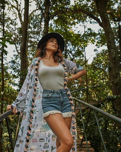 கலைகளிலே அவள் ஓவியம்... ஸ்ரேயா சரண்!