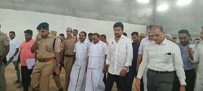 அடிமைக் கட்சியல்ல திமுக; யாருக்கும் அடிபணிய மாட்டோம்! -  உதயநிதி ஸ்டாலின்