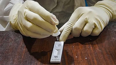 பெங்களூரு: கரோனா தொற்று பாதித்தவர் உயிரிழப்பு? மருத்துவர்கள் மறுப்பு!