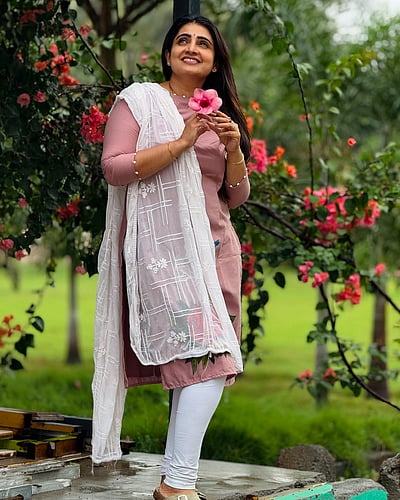 பூவே செம்பூவே