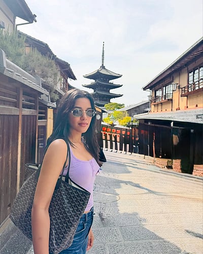 பிரமிப்பு... மிர்ணாளினி ரவி