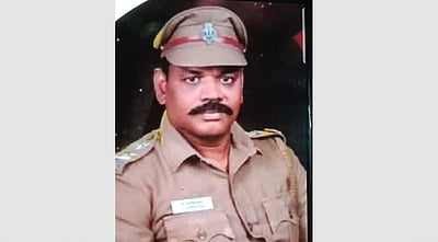 அடையாளம் தெரியாத வாகனம் மோதி காவல் உதவி ஆய்வாளர் பலி