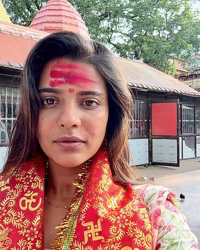 தெய்வ தரிசனம்... ஐஸ்வர்யா ராஜேஷ்!