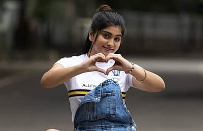 ஜீ தமிழின் புதிய தொடரில் நாயகியாகும் லாந்தர் பட நடிகை!