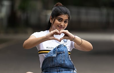 ஜீ தமிழின் புதிய தொடரில் நாயகியாகும் லாந்தர் பட நடிகை!