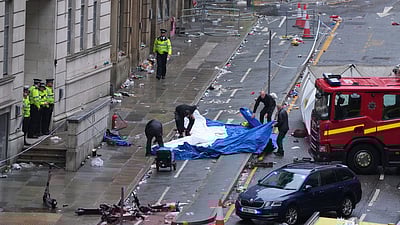 லிவர்பூல் அணியின் வெற்றிக் கொண்டாட்டத்தில் விபத்து: 50 பேர் காயம்!