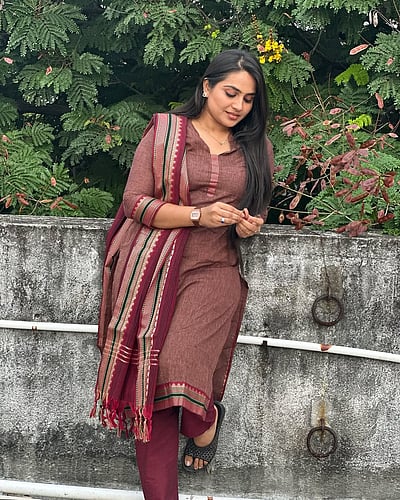 விழியிலே ஒரு கீறலே... சல்மா அருண்!