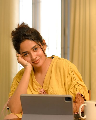 கோல்டன் ஸ்பாரோ... தேஜு அஸ்வினி!