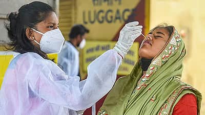 மீண்டும் தலைதூக்கும் கரோனா! ஜார்க்கண்டில் புதியதாக 2 பாதிப்புகள் உறுதி! 