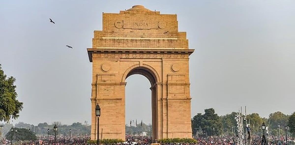 தொலைநோக்குப் பாா்வை தெரிகிறது!