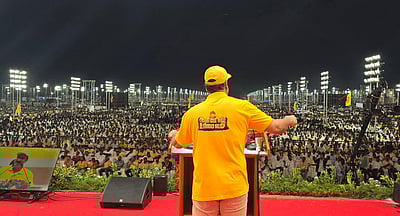 கட்சியைக் கைப்பற்றுகிறாரா அன்புமணி? பெரும்பாலான மாவட்ட செயலர்கள் வருகை!