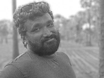 இயக்குநர் விக்ரம் சுகுமாரன் காலமானார்! 