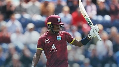 2-வது ஒருநாள்: சதம் விளாசிய கீஸி கார்ட்டி; இங்கிலாந்துக்கு 309 ரன்கள் இலக்கு!