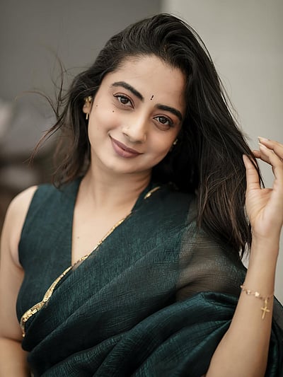 விடியலே வா வா... நமீதா பிரமோத்!