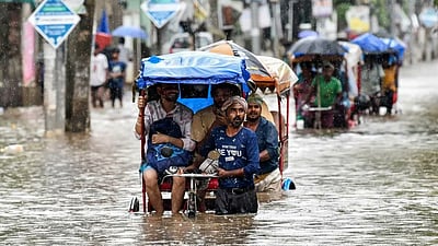 வெள்ளத்தில் மிதக்கும் வடகிழக்கு மாநிலங்கள்: 30 பேர் பலி!