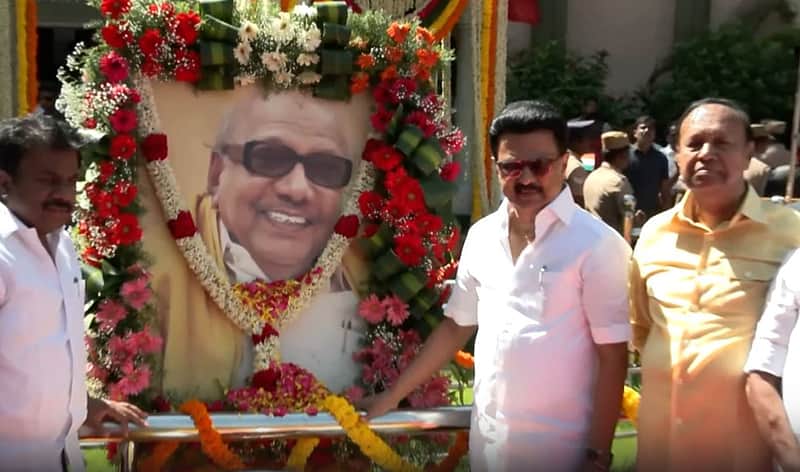 M.K. Stalin pays tribute to Karunanidhi