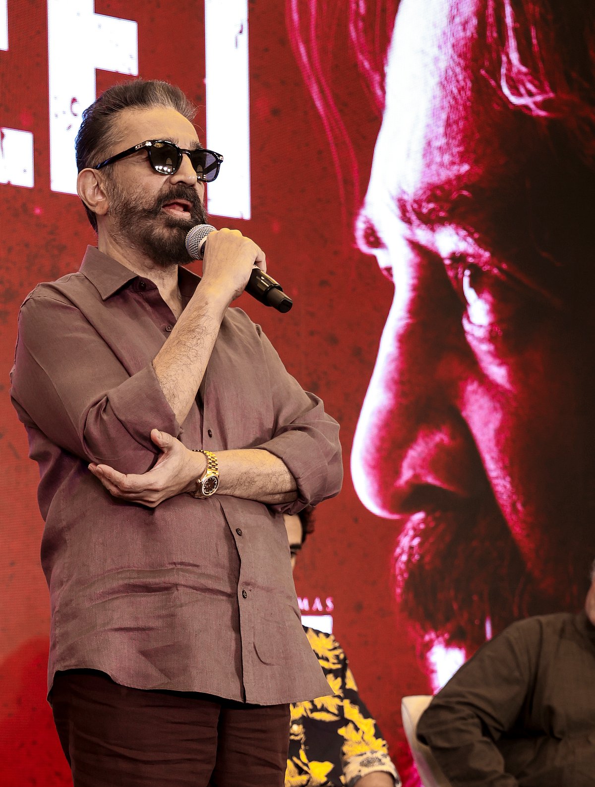 நா காக்க...காவாக்கால்...?