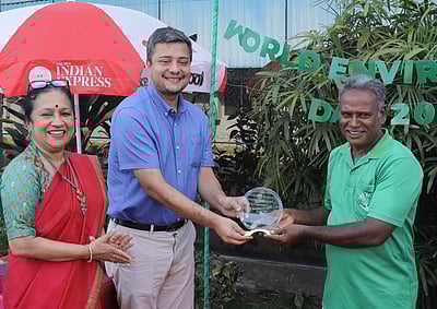 தி நியூ இந்தியன் எக்ஸ்பிரஸ் வளாகத்தில் உலக சுற்றுச்சூழல் நாள்! மரக்கன்றுகள் வழங்கல்