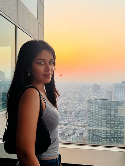 டோக்கியோ டவர்... மிர்ணாளினி ரவி!