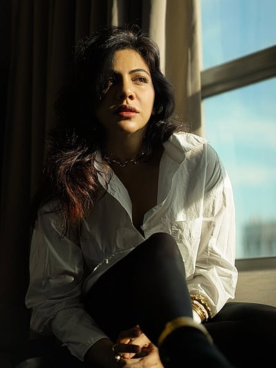 மௌன வயலின்... மடோனா செபாஸ்டியன்!