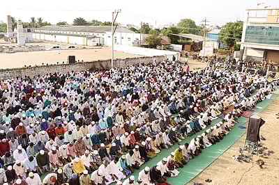 பக்ரீத் திருநாள்: நாமக்கலில் இஸ்லாமியர்கள் சிறப்புத் தொழுகை