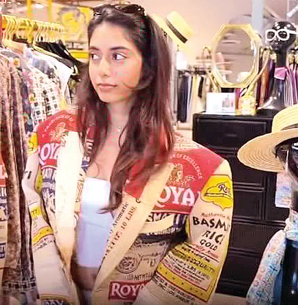 அரிசி சாக்கிலிருந்து கோட்...