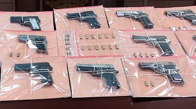 பையில் துப்பாக்கி: உ.பி.யில் சட்டவிரோத ஆயுதங்களுடன் உணவு டெலிவரி நபர் கைது ! 