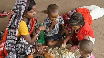 இந்தியாவில் 17 கோடி போ் வறுமையிலிருந்து மீட்பு! - உலக வங்கி