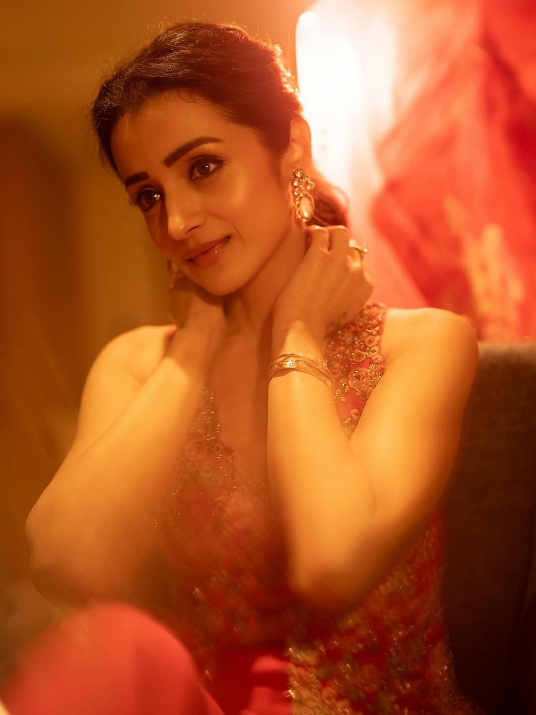 சந்தனக்காற்றே... த்ரிஷா!