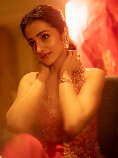 சந்தனக்காற்றே... த்ரிஷா!